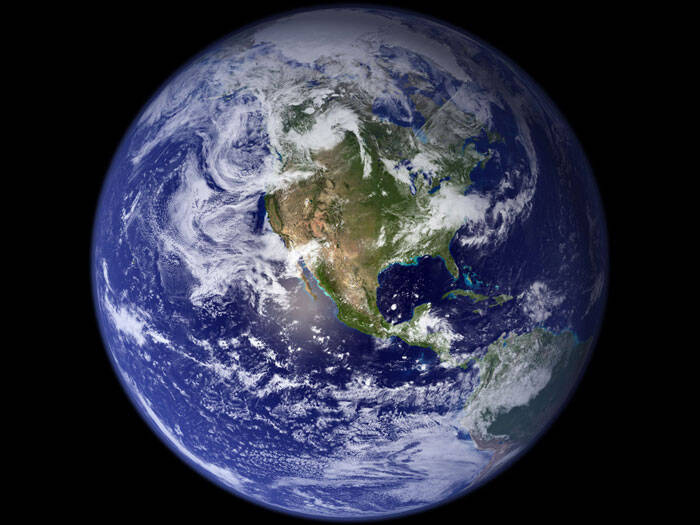 Immagine: Blue-marble_700x525